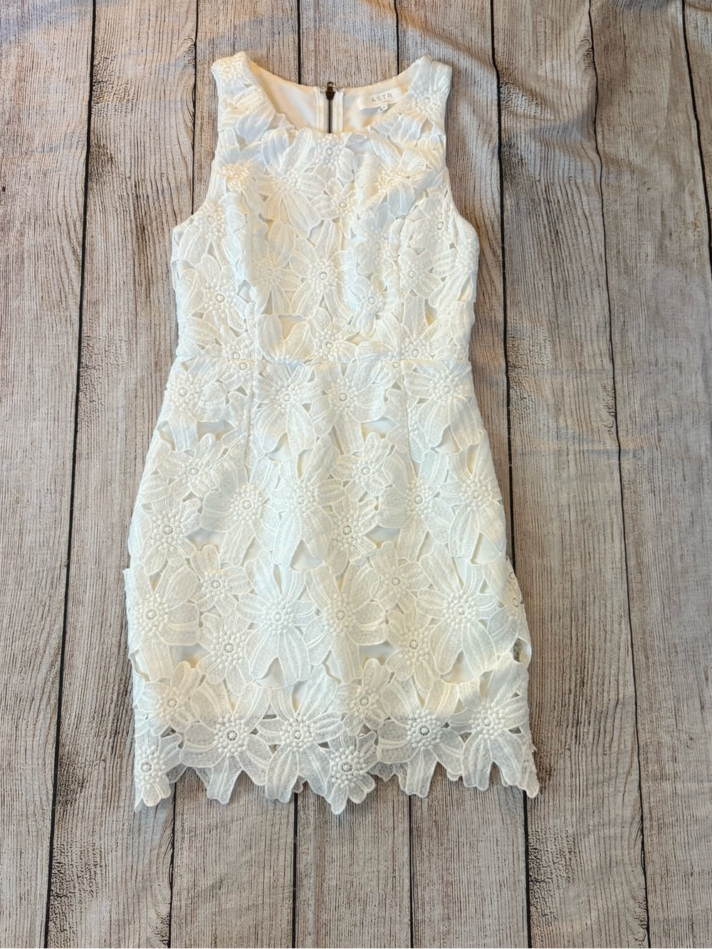 ASTR Mini Dress Women’s White Size Medium Floral Lace Overlay Sleeveless